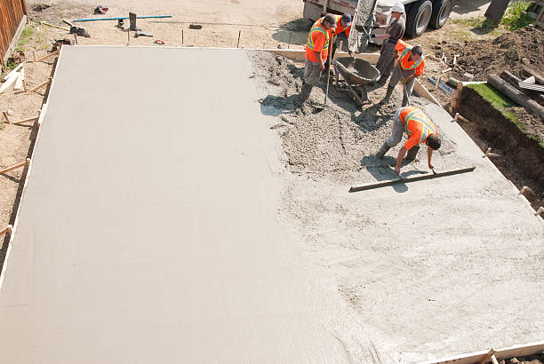 Best Concrete Walkway Installation  in North Oaks, MN